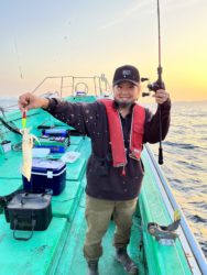 遊漁船　イカ釣り