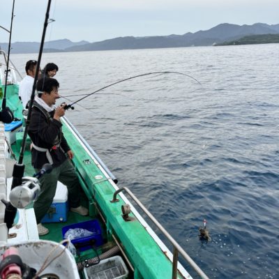 遊漁船　イカ釣り