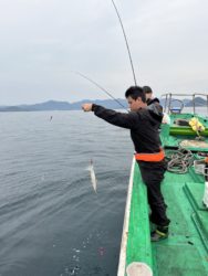 遊漁船　イカ釣り